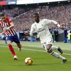Vean la jugada del penalti de Giménez a Vinicius que supuso el 1-2