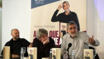 Cansado, Coronas e Iturriaga durante la presentación del libro.