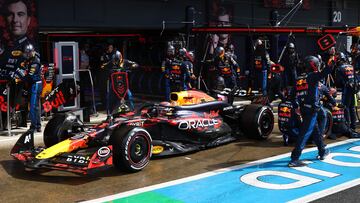 Max Verstappen saliendo de boxes en Silverstone