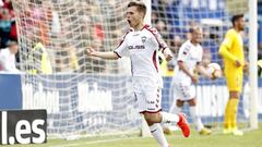 Aleix Febas celebra su gol al Alcorc&oacute;n.