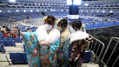 Yokohama (Japan), 11/01/2021.- Young Japanese women dressed in colorful kimonos take selfies before a ceremony marking the Coming of Age Day at Yokohama Arena in Yokohama, Kanagawa prefecture, Japan, 11 January 2021. Coming of Age Day celebrates all those
