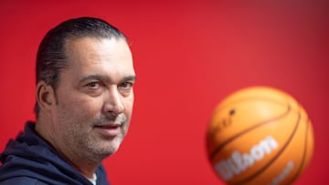 Óscar Fernández-Arenas, presidente del Covirán Granada, posa para AS.