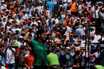 Una nueva final entre dos de las raquetas más fascinantes de todos los tiempos. Hoy ganó Federer bajo un sol de justicia en Miami. Nadal tuvo sus oportunidades de romper el servicio del suizo pero no lo consiguió. A pesar de eso, dejó una muy buena impresión. Veremos lo que pasa cuando llegue el momento de jugar en tierra batida. Aquí el resumen del partido en fotos.