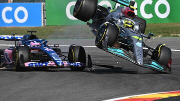 Accidente entre Alonso y Hamilton. Spa-Francorchamps, B¨¦lgica. F1 2022.