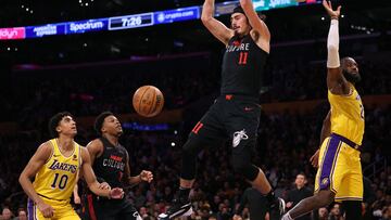 El mexicano del Miami Heat logró la distinción por segundo mes consecutivo. Fortalece su candidatura al premio de ‘Rookie del Año’. Holmgren, en el Oeste.