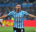 Adrián Martínez, el goleador que marca el ritmo de Racing