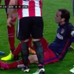 Alarma Godín: recae de su lesión a siete días del Bayern