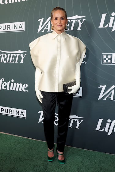 Sharon Stone posa en la alfombra roja de la gala Variety’s 2025 Power of Women celebrada en Beverly Hills.