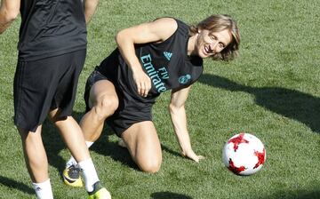 Cristiano y Modric protagonistas en el entrenamiento