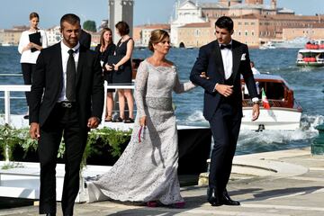 El delantero del Real Madrid Alvaro Morata contrajo matrimonio este sábado con la italiana Alice Campello en la iglesia del Redentor en la isla de La Giudecca, en Venecia, a la boda asistieron compañeros suyos del equipo blanco como Isco Alarcón o Nacho Fernández.