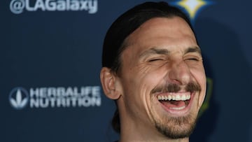 Zlaran Ibrahimovic, en su presentaci&oacute;n con los Galaxy.