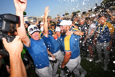 Justin Rose, Jon Rahm y sus compañeros del equipo de Europa celebraron haber ganado la Ryder Cup.