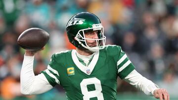 New Jets coach Aaron Glenn has revealed his plans for Rodgers, who has been tipped to retire after a 20-year NFL career.