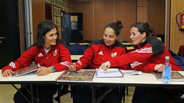 De izquierda a derecha, Montse Tomé, Laura del Río y Natalia Pablos.