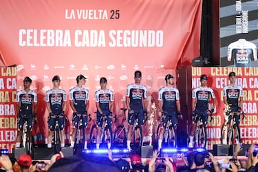 El equipo Red Bull-Bora-Hansgrohe en la presentación de La Vuelta celebrada en Turín.