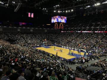 Panorámica del partido entre Philadelphia y los Boston Celtics. 