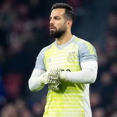 El portero del Ajax que causa pánico en Holanda: "Es bajito"