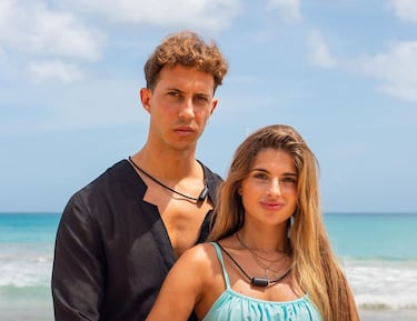 Esta pareja se conoció gracias a las redes sociales y a la pizza con piña, pero las cosas no fueron nada fáciles al principio. Manuel por aquel entonces tenía novia y acabó siendo infiel, aunque con Lydia no se plantea algo así porque "es incomparable".