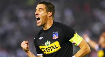 Mundialista con Uruguay en 2010, el defensa uruguayo firmó en Colo Colo después de la cita en Sudáfrica. En 1998 había tenido un paso por Huachipato. 
