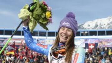 La eslovena Tina Maze celebra su victoria en el descenso de Garmisch-Partenkirchen.