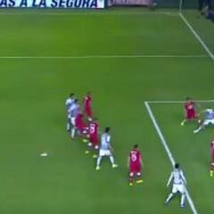 Increíble, Mauro Boselli marca gol con la mano