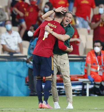 Morata celebra el 1-0 con Luis Enrique.