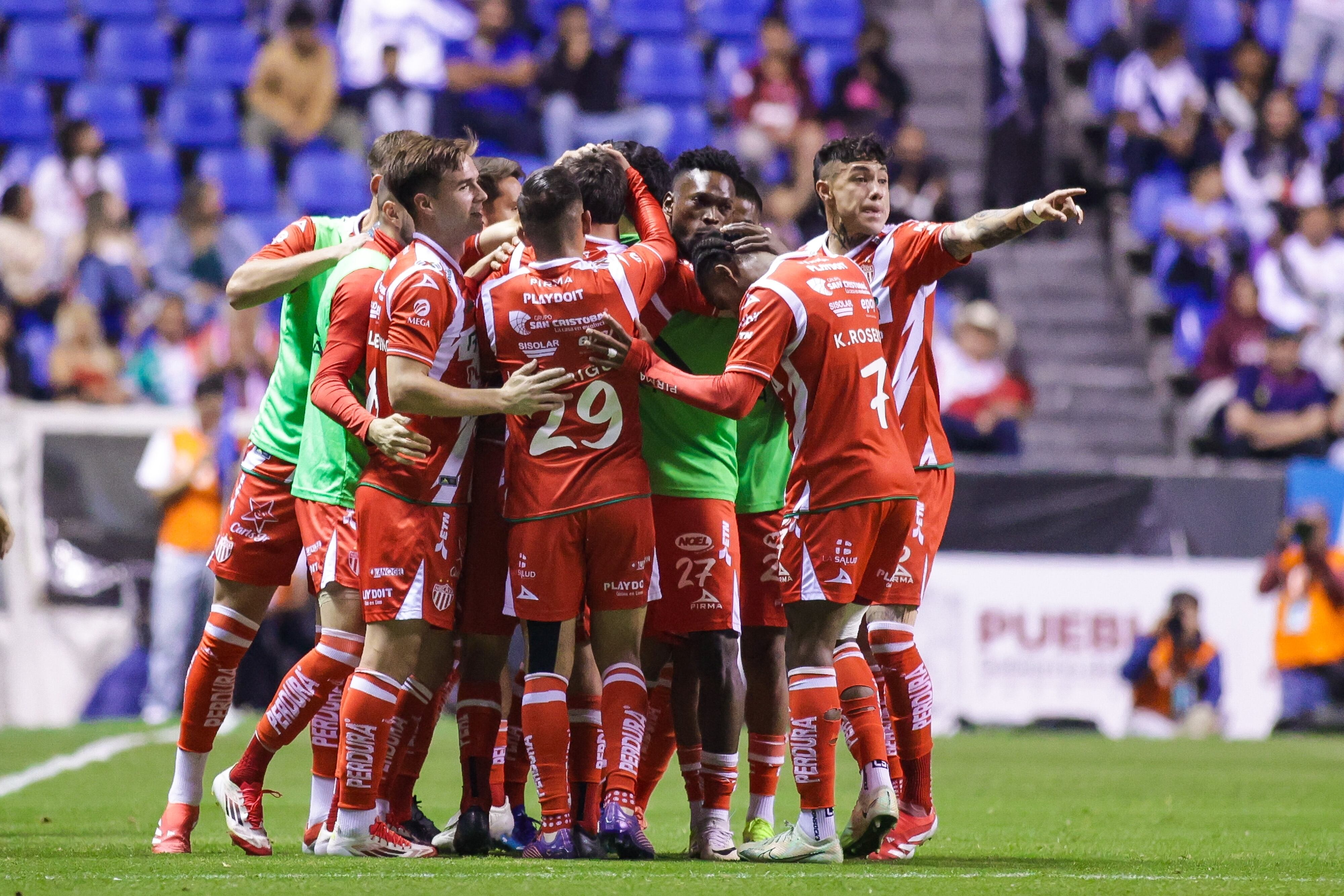 Jose Antonio Paradela celebrates his goal 0-1 of Necaxa during the 17th round match between Puebla and Necaxa as part of the Liga BBVA MX, Torneo Clausura 2025 at Cuauhtemoc Stadium, on April 18, 2025 in Puebla, Mexico.