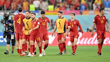 DOHA, QATAR - DECEMBER 01: Spain players show dejection after the 1-2 defeat in the FIFA World Cup Qatar 2022 Group E match between Japan and Spain at Khalifa International Stadium on December 1, 2022 in Doha, Qatar.  (Photo by The Asahi Shimbun via Getty Images)