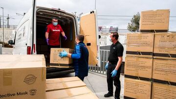 El Levante hace la entrega de la segunda tanda de material sanitario.