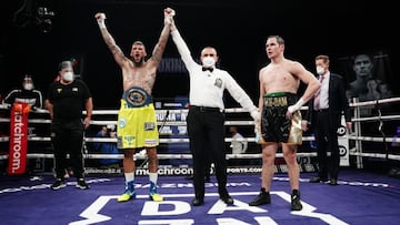 Danielle Scardina festeja su victoria sobre César Núñez.