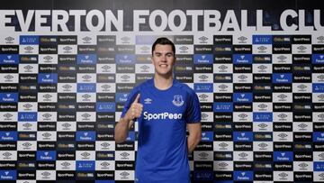 Everton sign England defender Michael Keane from Burnley