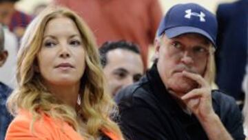 Jim Buss: "O los Lakers remontan en tres años o me marcho"