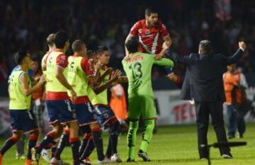  Villava celebra con sus compañeros