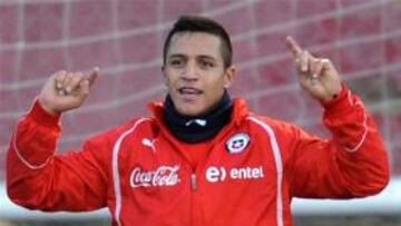 Alexis Sánchez estará con Chile pese a su lesión