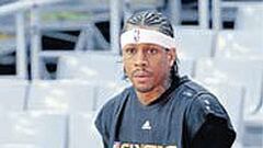 <b>YA ESTÁ AQUÍ. </b>Iverson, ayer en Barcelona.