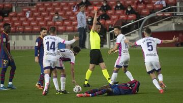 FUTBOL 2020-2021
 Liga Santander 
 Jornada 29: FC Barcelona - Real Valladolid
 
 
 Foto: Rodolfo Molina
 
 roja a Oscar Plano
 Amarilla a Masip