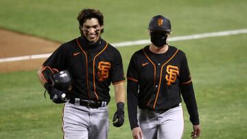 Durante el duelo de exhibici&oacute;n entre Oakland Athletics y San Francisco Giants, la organizaci&oacute;n de la NL coloc&oacute; a Nakken como entrenadora de primera base.