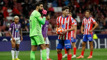 Juli¨¢n Alvarez, momentos antes de lanzar el penalti ante el Valladolid.