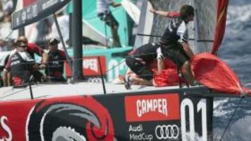 El 'Bribón', séptimo en la regata de entrenamiento al romper una vela