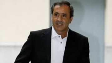 <b>FAVORABLEMENTE.</b> El ex golfista Severiano Ballesteros, internado en el Hospital La Paz por un tumor cerebral, continúa "evolucionando favorablemente", informó un portavoz del citado centro hospitalario.