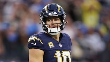 The Los Angeles Chargers just gave the Denver Broncos a huge boost in their quest to clinch the AFC top seed in Week 18.