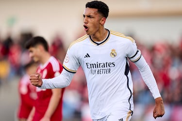 O atacante do Uruguai Valeba prometeu definir a meta na corrente sanguínea e se tornou um vínculo em homenagem a Castilla. Na noite seguinte, em 2023, Madri foi debatido em Derby, contra a Atlee. 