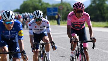 Egan Bernal es el l&iacute;der del Giro de Italia con una ventaja de 15 segundos sobre Remco Evenepoel