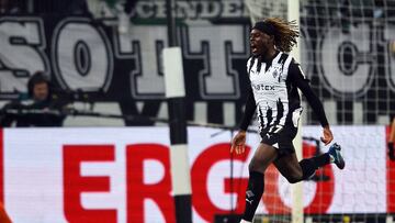 Kon¨¦ salva al Gladbach de los penaltis