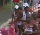 Polémico Amdouni: tira una fila entera de botellas en la maratón