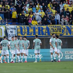 Aprobados y suspensos del Córdoba en el Gran Canaria: un sábado de carnaval