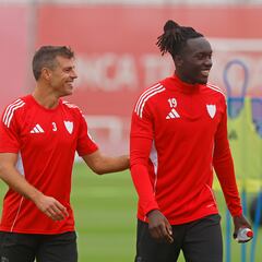 Azpilicueta, Mendy y Nianzou viajan con el Sevilla al Metropolitano