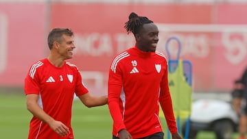 Azpilicueta y Mendy, dos novedades del Sevilla ante el Atlético.