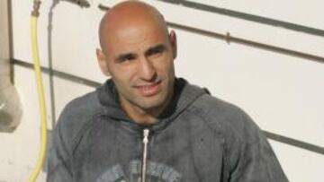 <b>MALA SUERTE.</b> Manuel Pablo García, lateral derecho del Deportivo de La Coruña, estará de baja en torno a dos meses después de la operación a la que fue sometido para extirparle un quiste del pie derecho.