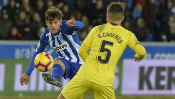 Ibai dispara ante Cáseres (Villarreal) el domingo.